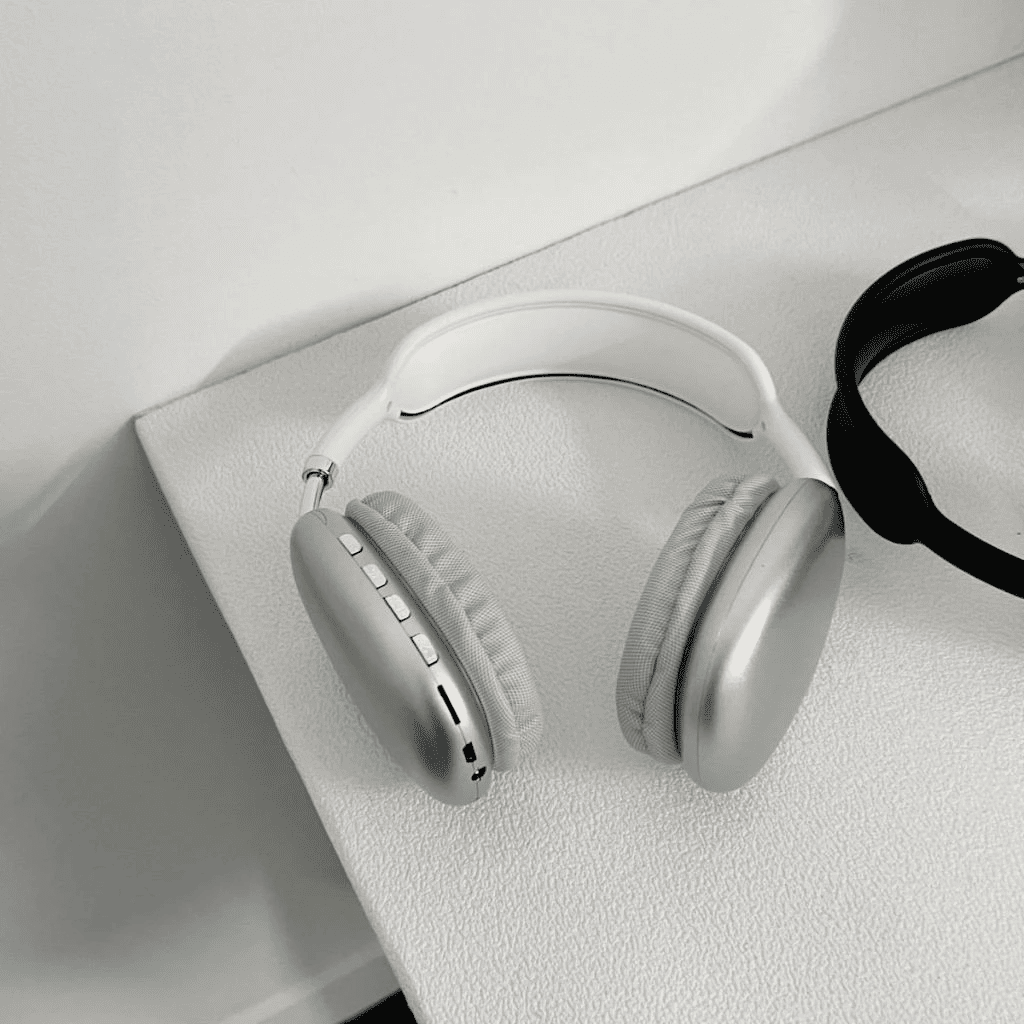 fone de ouvido bluetooth p9 air sem fio headphone recarregável com microfone fone de ouvido bluetooth p9 air sem fio headphone recarregável com microfone